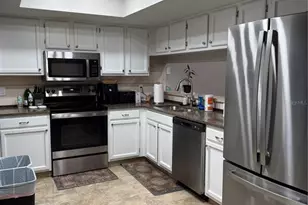 2601 Hampton Park Pl, Seffner, FL 33584 - Photo 2