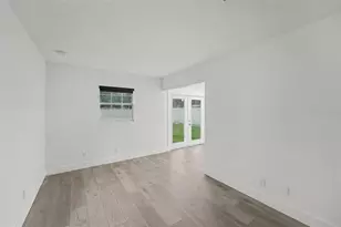 131 Emerald Ln, Largo, FL 33771 - Photo 16