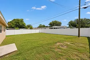 131 Emerald Ln, Largo, FL 33771 - Photo 26