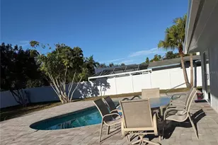 4534 N Lake Dr, Sarasota, FL 34232 - Photo 4
