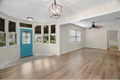 446 37th Avenue NE, Saint Petersburg, FL 33704 - Photo 2