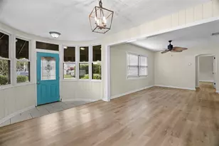 446 37th Ave NE, Saint Petersburg, FL 33704 - Photo 2