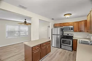 446 37th Ave NE, Saint Petersburg, FL 33704 - Photo 4