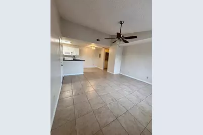 2030 Cascades Boulevard #303, Kissimmee, FL 34741 - Photo 2