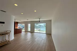 400 Larboard Way, Clearwater Beach, FL 33767 - Photo 8