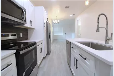 1320 Noble Place, Orlando, FL 32801 - Photo 6