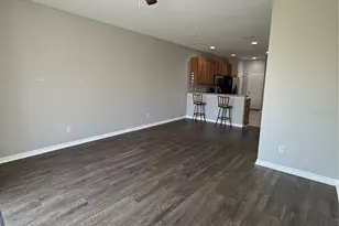 5032 White Sanderling Ct, Tampa, FL 33619 - Photo 10