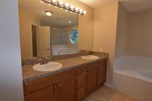 527 Bristol Cir, Kissimmee, FL 34758 - Photo 16
