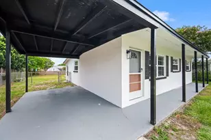 2204 Shelby Dr, Melbourne, FL 32935 - Photo 2