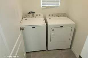 2239 Tay Wes Dr, Saint Cloud, FL 34771 - Photo 12