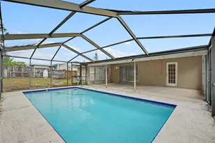 7170 Holiday Dr, Spring Hill, FL 34606 - Photo 14