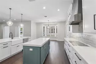 5105 W Neptune Way, Tampa, FL 33609 - Photo 2