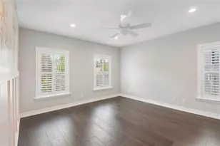 5105 W Neptune Way, Tampa, FL 33609 - Photo 12
