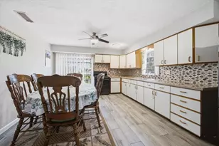 2266 Lake Lizzie Ct, Saint Cloud, FL 34771 - Photo 4