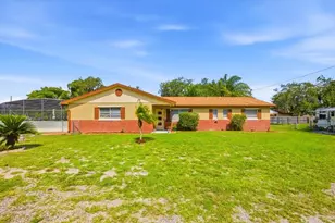 2266 Lake Lizzie Ct, Saint Cloud, FL 34771 - Photo 1