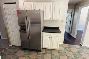 2232 NE 13th Ave, Gainesville, FL 32641 - Photo 6