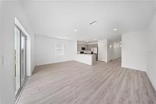 4302 Butterscotch Cir, Lakeland, FL 33811 - Photo 4