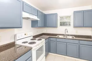 31128 Lochmore Cir, Sorrento, FL 32776 - Photo 4