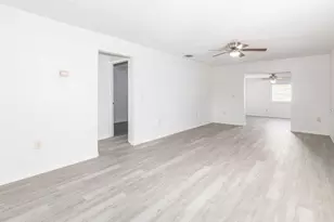 31128 Lochmore Cir, Sorrento, FL 32776 - Photo 8