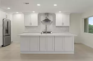 2703 Lancaster Dr, Sun City Center, FL 33573 - Photo 4