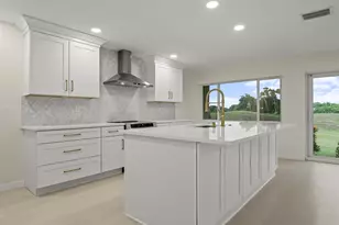 2703 Lancaster Dr, Sun City Center, FL 33573 - Photo 8