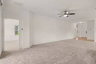 7521 Ridgelake Cir, Bradenton, FL 34203 - Photo 2