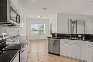 7521 Ridgelake Cir, Bradenton, FL 34203 - Photo 10