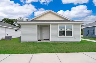 1360 Cottage Cir, Tavares, FL 32778 - Photo 16