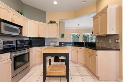 6852 Sagebrush Circle, Sarasota, FL 34243 - Photo 12