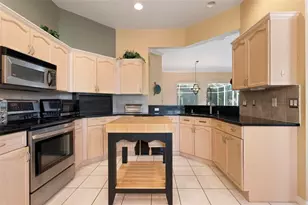 6852 Sagebrush Cir, Sarasota, FL 34243 - Photo 12