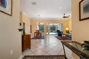 6852 Sagebrush Cir, Sarasota, FL 34243 - Photo 4