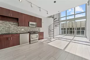150 E Robinson St, Orlando, FL 32801 - Photo 10