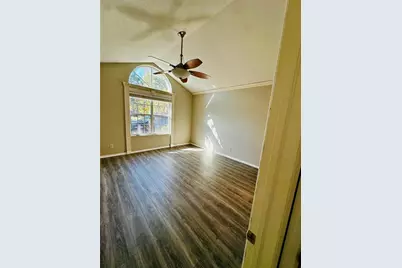 801 Silverthorn Lane, Sun City Center, FL 33573 - Photo 10