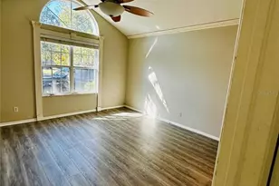801 Silverthorn Ln, Sun City Center, FL 33573 - Photo 10