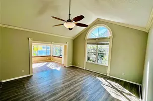 801 Silverthorn Ln, Sun City Center, FL 33573 - Photo 4