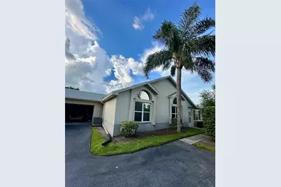 801 Silverthorn Lane, Sun City Center, FL 33573 - Photo 2
