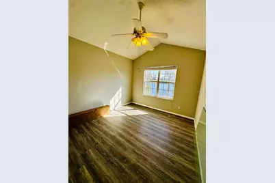 801 Silverthorn Lane, Sun City Center, FL 33573 - Photo 8