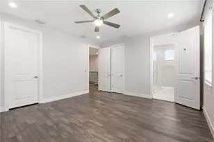 4910 W McElroy Ave, Tampa, FL 33611 - Photo 38