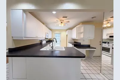 1301 Lucaya Avenue, Venice, FL 34285 - Photo 34