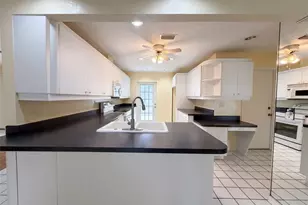 1301 Lucaya Ave, Venice, FL 34285 - Photo 34