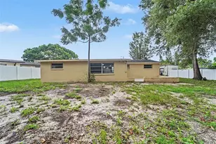 6177 Maplewood Dr, New Port Richey, FL 34653 - Photo 14