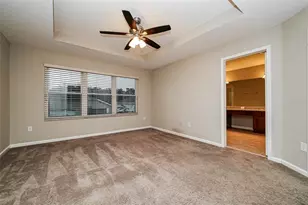 2026 Heartland Cir, Valrico, FL 33594 - Photo 10