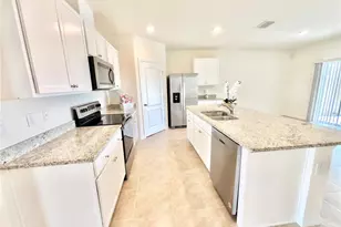 2752 Gentle Rain Dr, Davenport, FL 33837 - Photo 2