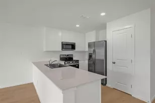2428 Bevel Ln, Davenport, FL 33837 - Photo 6
