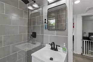 1904 W Meadowbrook Ave, Tampa, FL 33612 - Photo 8