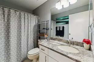 2404 Nantucket Glen Pl, Sun City Center, FL 33573 - Photo 10
