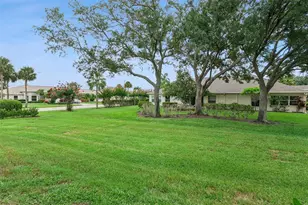 2404 Nantucket Glen Pl, Sun City Center, FL 33573 - Photo 16