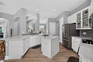 24414 Woodhill Ct, Sorrento, FL 32776 - Photo 10