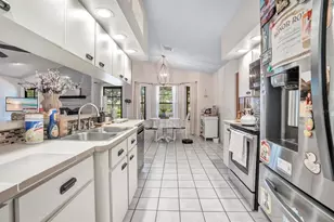 3251 Pinewood Ct, Kissimmee, FL 34746 - Photo 8