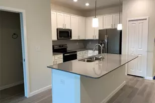 9831 Red Eagle Dr, Orlando, FL 32825 - Photo 4